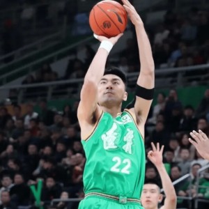 九游娱乐app-李晓旭出战20分钟，投篮4中2、三分4中2得到6分2篮板