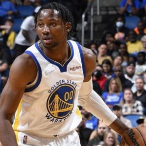 九游娱乐-渐入佳境闪耀攻防 库明加打出科尔眼中最佳一战