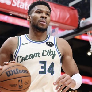 九游娱乐app-名记：现在我更倾向于字母哥会留队，目前有力竞争者只剩热火